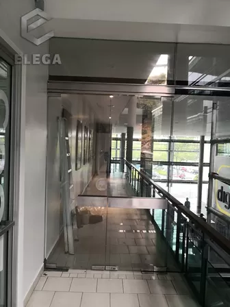tinted-installation-corporate-building-window-glass-scaffolding